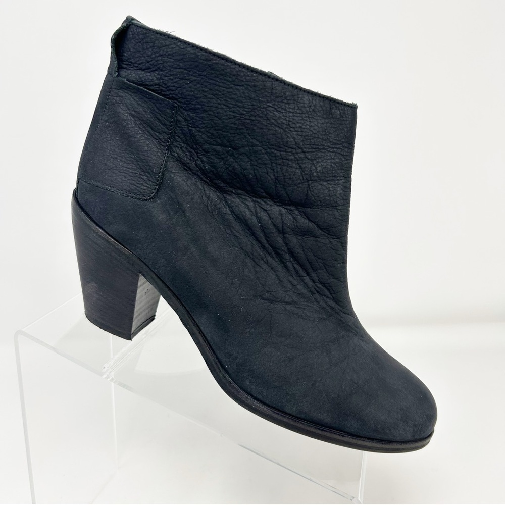 Humanoid Pull On Black Leather Heeled Ankle Boots Size 40 (US Size 9.5)
